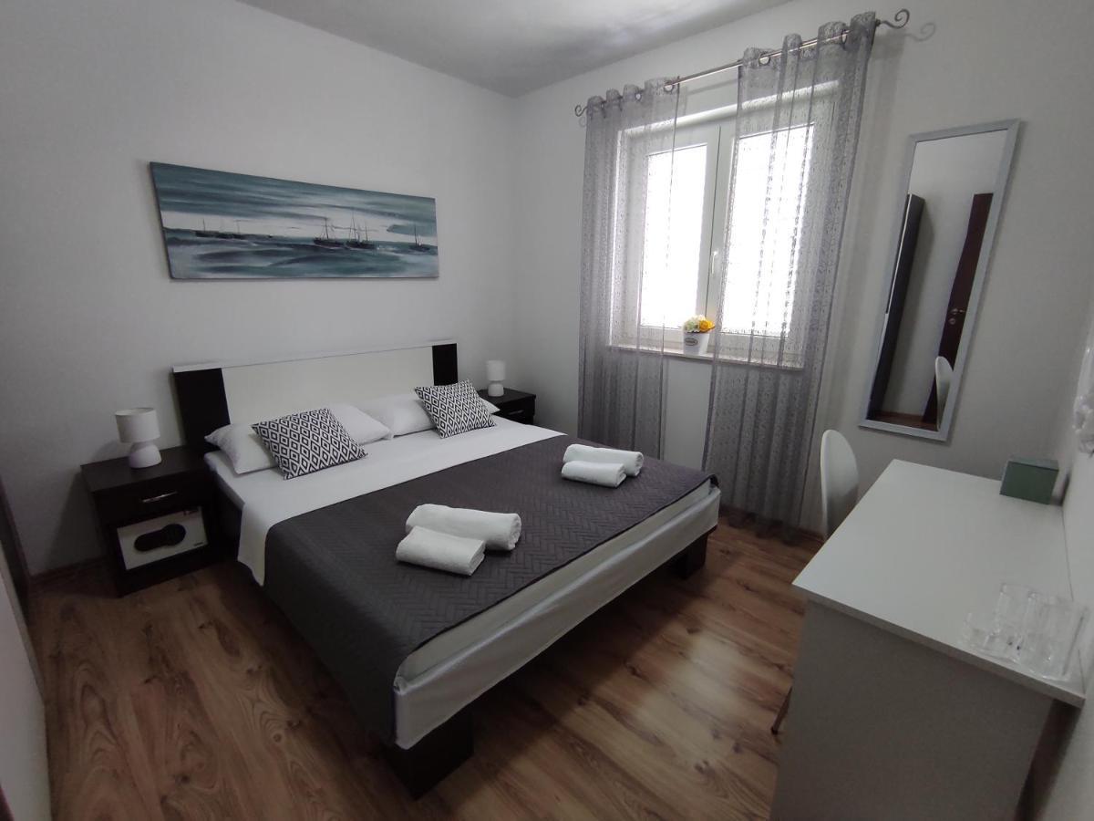 Apartment Zunabovic Trogir Exterior foto