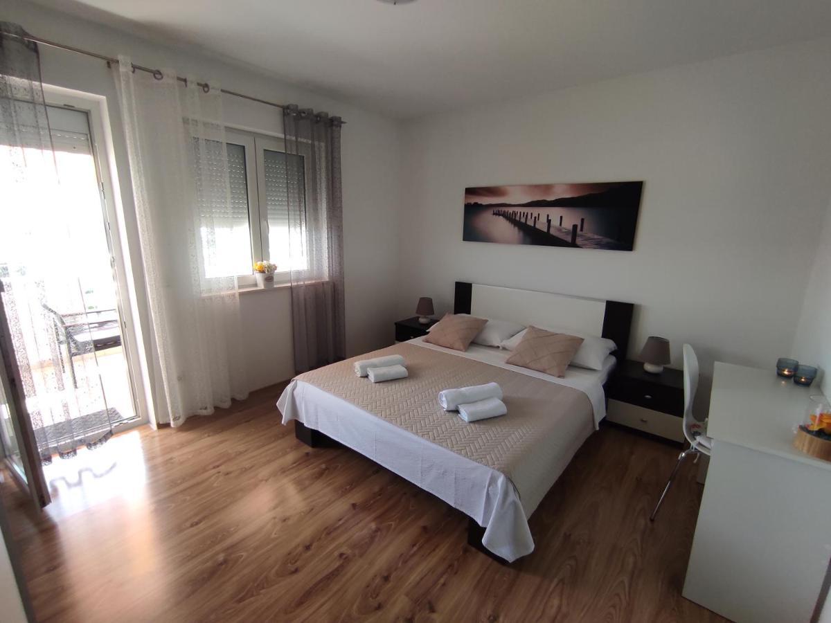 Apartment Zunabovic Trogir Exterior foto